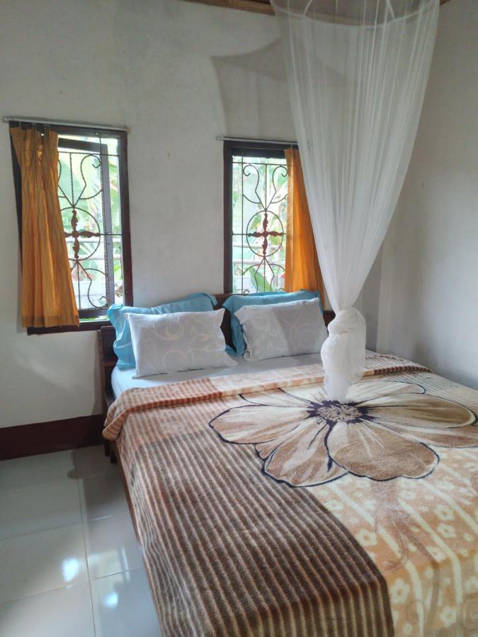 Kembang Kuning Cottages Tetebatu Extérieur photo